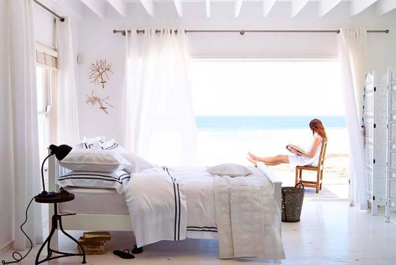 Έπιπλα Εσωτερικού Χώρου